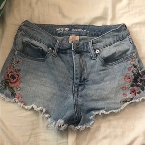 jean shorts, floral, good condition, hardly worn